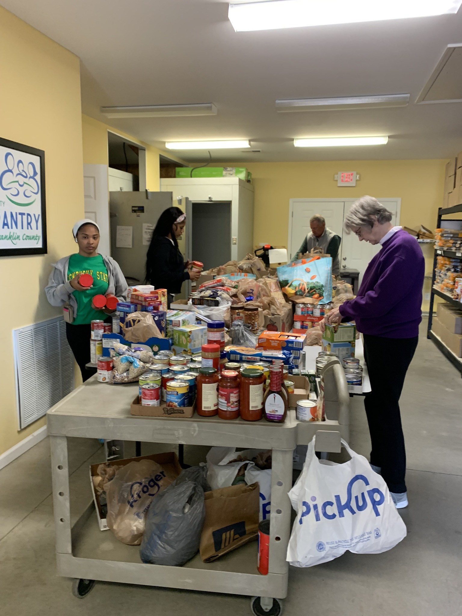 Volunteers helping at the Frankfort Food Pantry